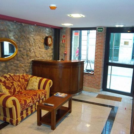 Apartamentos Entrepalacios Aviles Luaran gambar