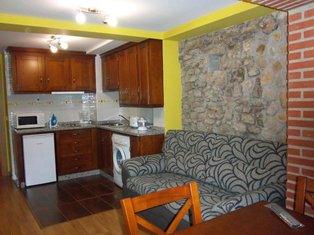 Apartamentos Entrepalacios Aviles Bilik gambar