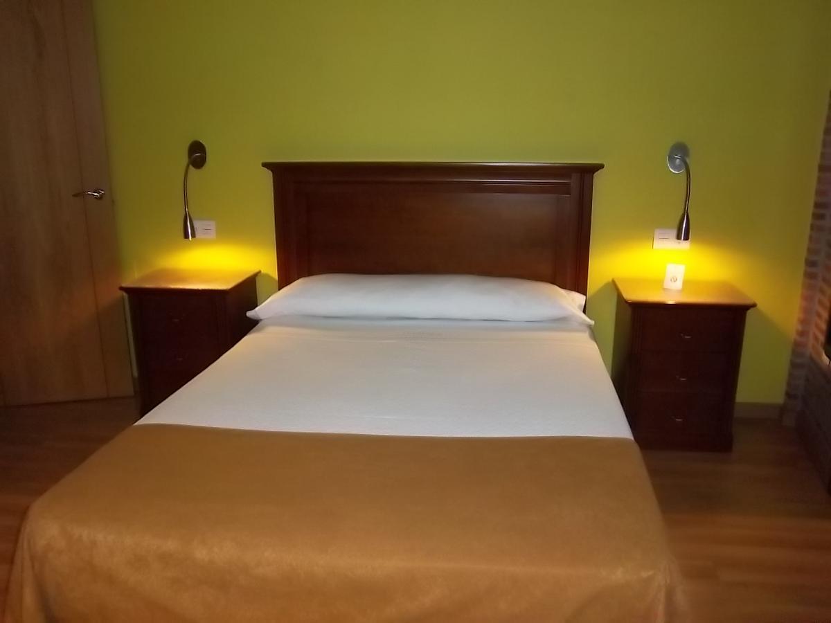 Apartamentos Entrepalacios Aviles Luaran gambar